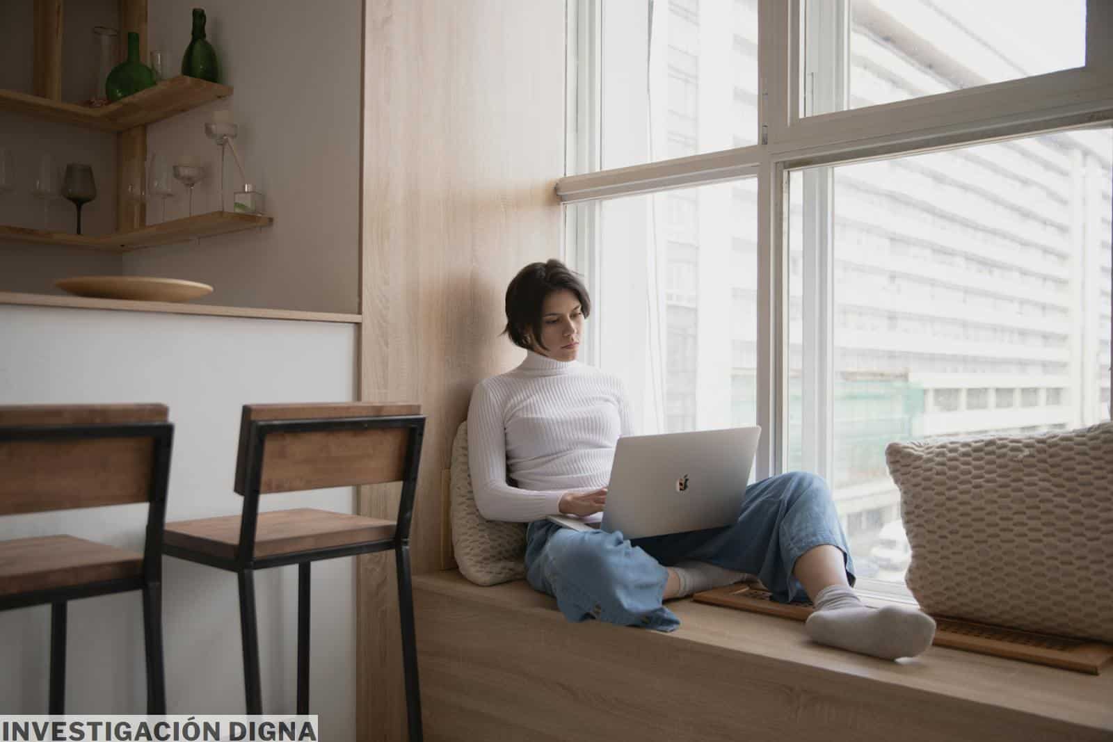 El futuro del trabajo remoto: entre la libertad y el agotamiento digital